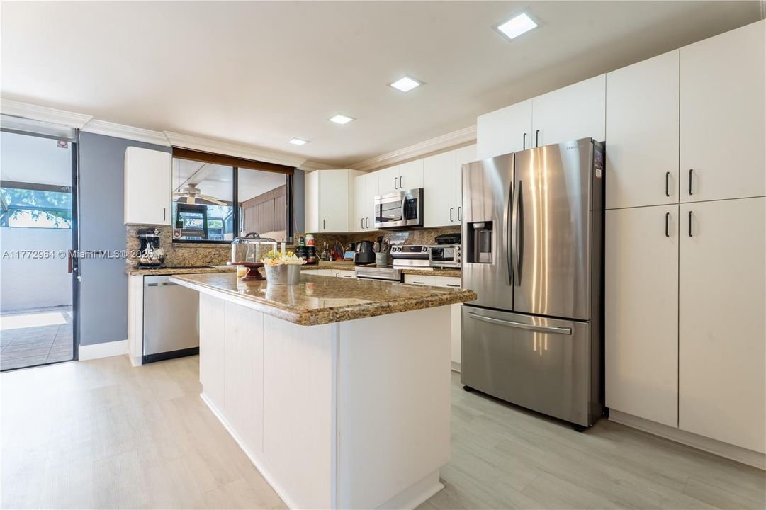 Recently Sold: $539,000 (3 beds, 2 baths, 1754 Square Feet)