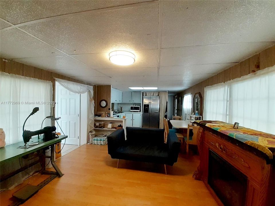 Vendido Recientemente: $99,900 (2 camas, 2 baños, 709 Pies cuadrados)