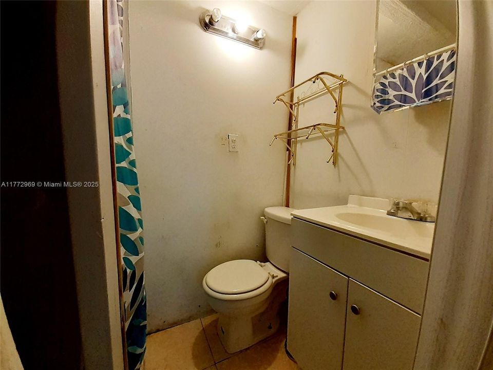 Vendido Recientemente: $99,900 (2 camas, 2 baños, 709 Pies cuadrados)