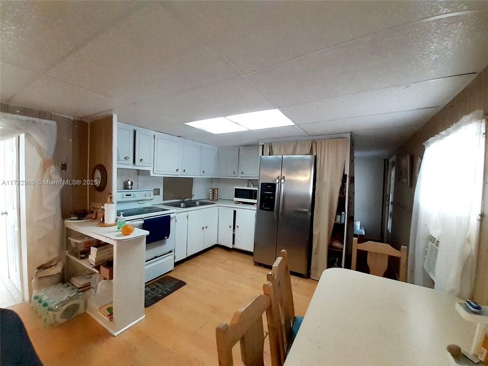 Vendido Recientemente: $99,900 (2 camas, 2 baños, 709 Pies cuadrados)