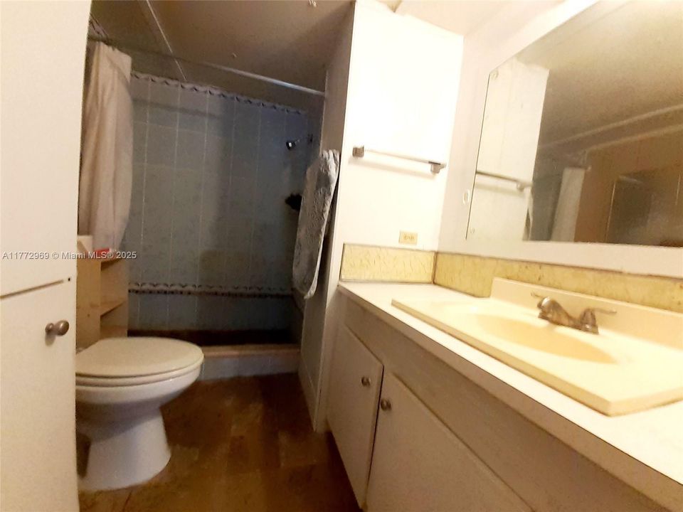 Vendido Recientemente: $99,900 (2 camas, 2 baños, 709 Pies cuadrados)