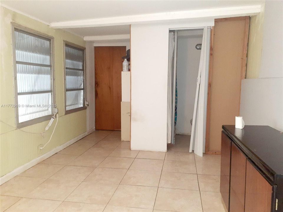 Vendido Recientemente: $99,900 (2 camas, 2 baños, 709 Pies cuadrados)