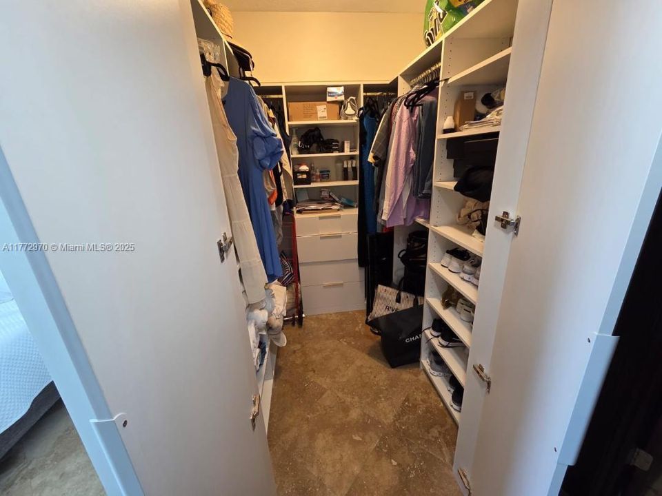 待售: $835,000 (1 贝兹, 1 浴室, 906 平方英尺)