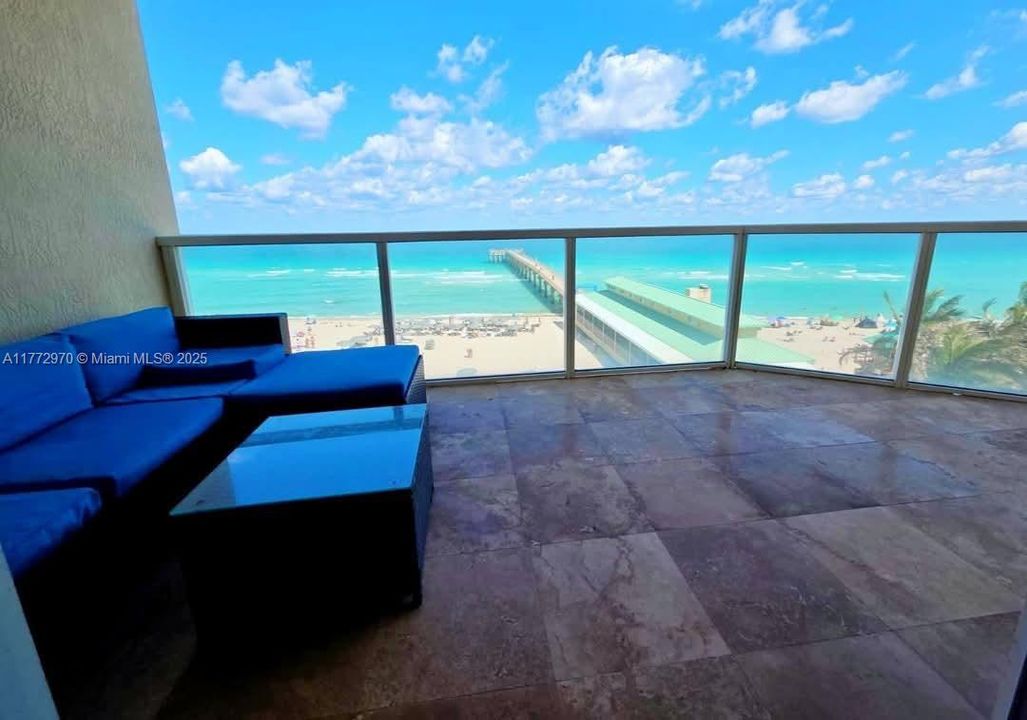 待售: $835,000 (1 贝兹, 1 浴室, 906 平方英尺)