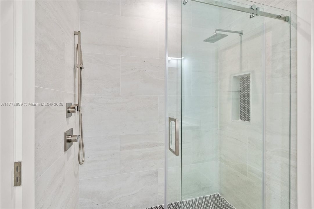 Недавно продано: $1,749,000 (3 спален, 3 ванн, 1680 Квадратных фут)