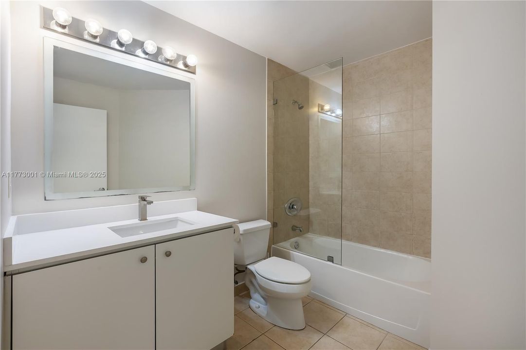 Recently Rented: $2,600 (1 beds, 1 baths, 928 Square Feet)