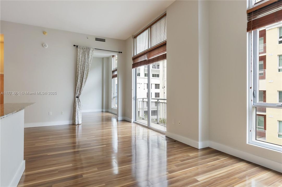 Recently Rented: $2,600 (1 beds, 1 baths, 928 Square Feet)