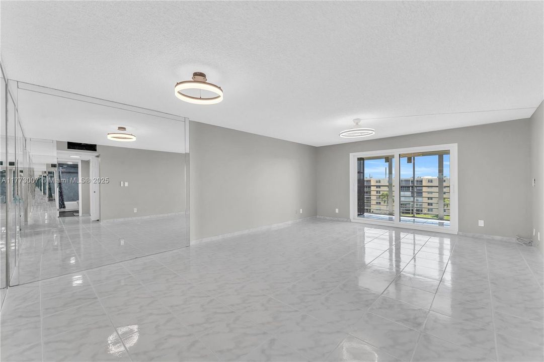 最近租的: $2,250 (2 贝兹, 2 浴室, 1190 平方英尺)