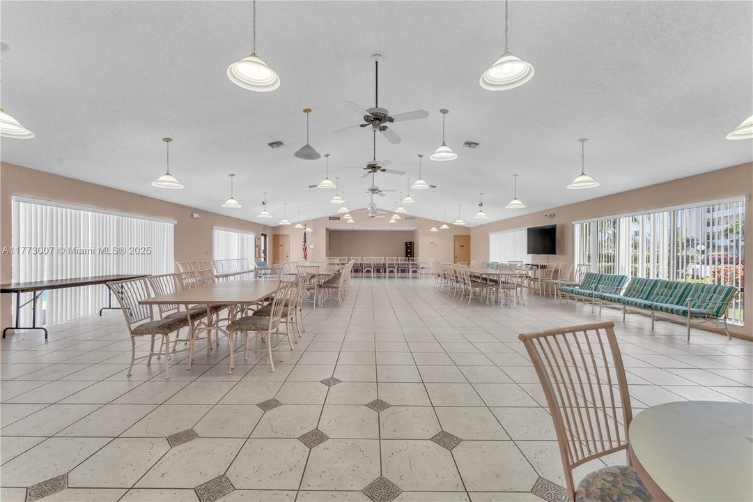 最近租的: $2,250 (2 贝兹, 2 浴室, 1190 平方英尺)