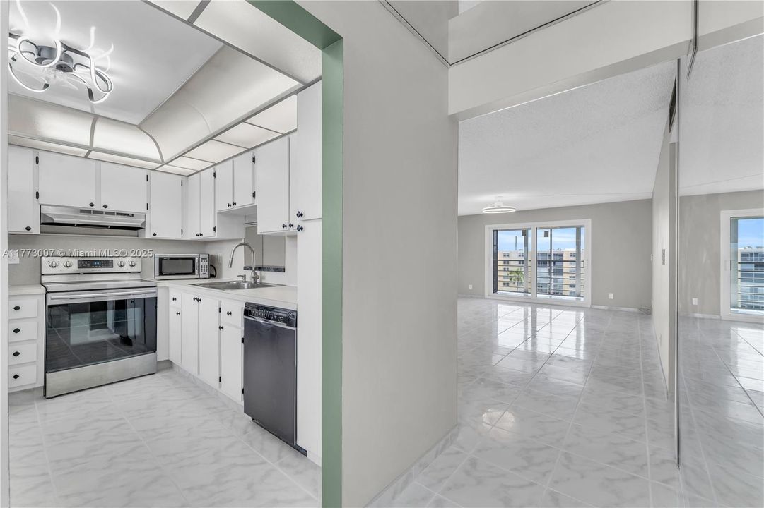 最近租的: $2,250 (2 贝兹, 2 浴室, 1190 平方英尺)