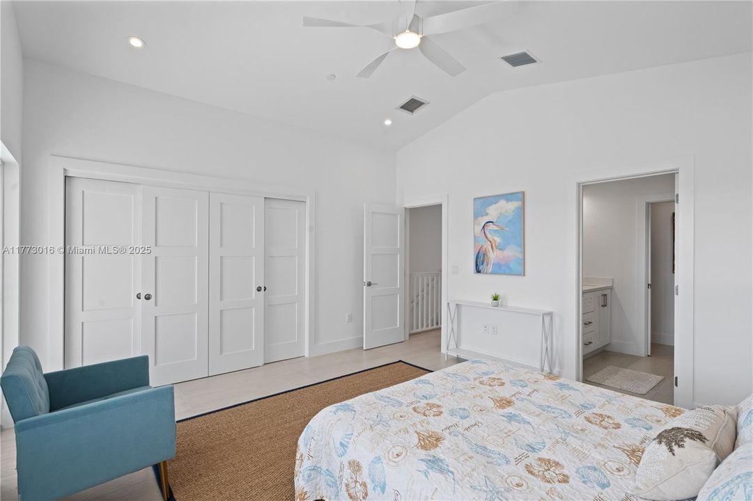 Vendido Recientemente: $1,099,000 (3 camas, 3 baños, 1680 Pies cuadrados)