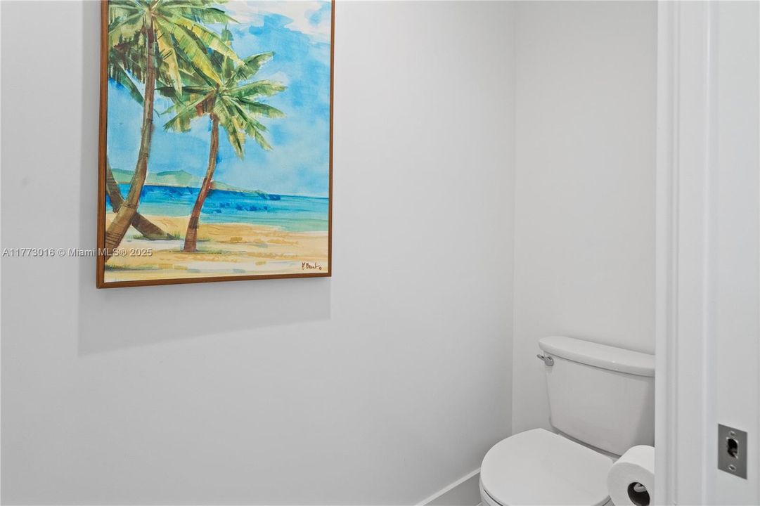 Vendido Recientemente: $1,099,000 (3 camas, 3 baños, 1680 Pies cuadrados)