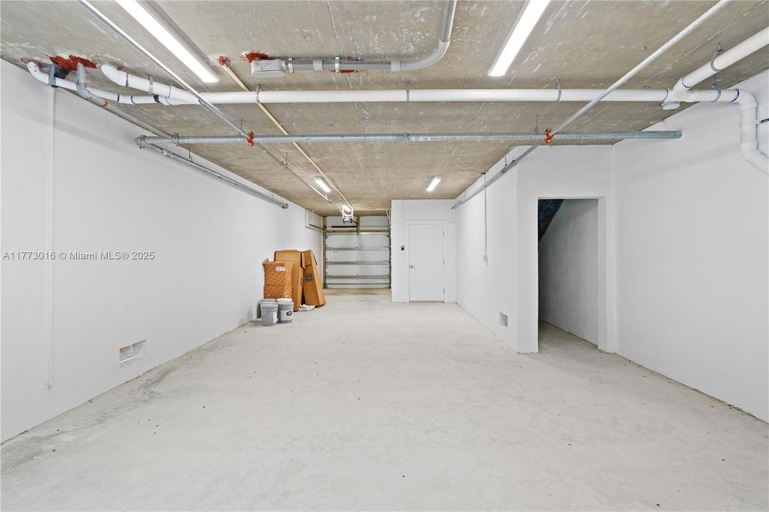 Vendido Recientemente: $1,099,000 (3 camas, 3 baños, 1680 Pies cuadrados)