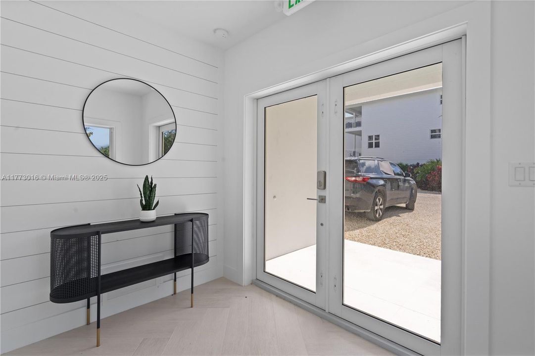 Vendido Recientemente: $1,099,000 (3 camas, 3 baños, 1680 Pies cuadrados)