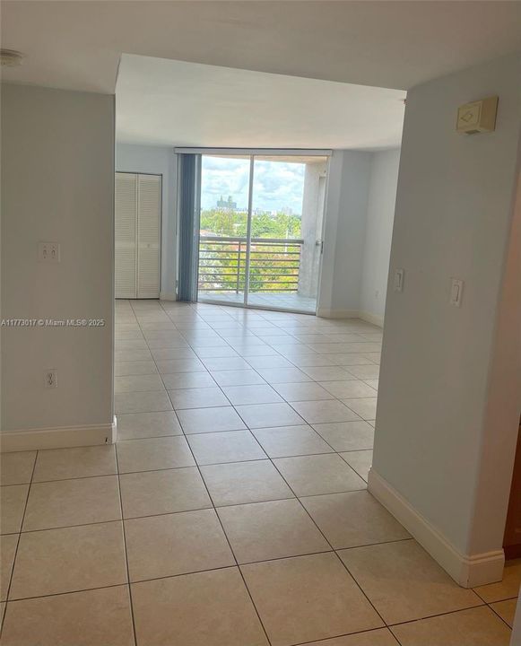 Недавно продано: $385,000 (1 спален, 1 ванн, 857 Квадратных фут)