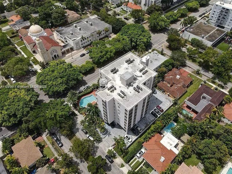 Недавно продано: $385,000 (1 спален, 1 ванн, 857 Квадратных фут)