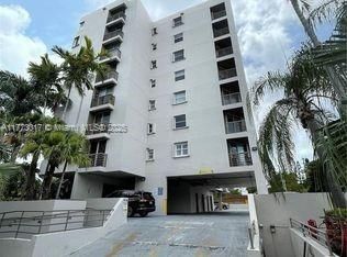 Недавно продано: $385,000 (1 спален, 1 ванн, 857 Квадратных фут)