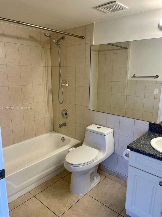 Недавно продано: $385,000 (1 спален, 1 ванн, 857 Квадратных фут)