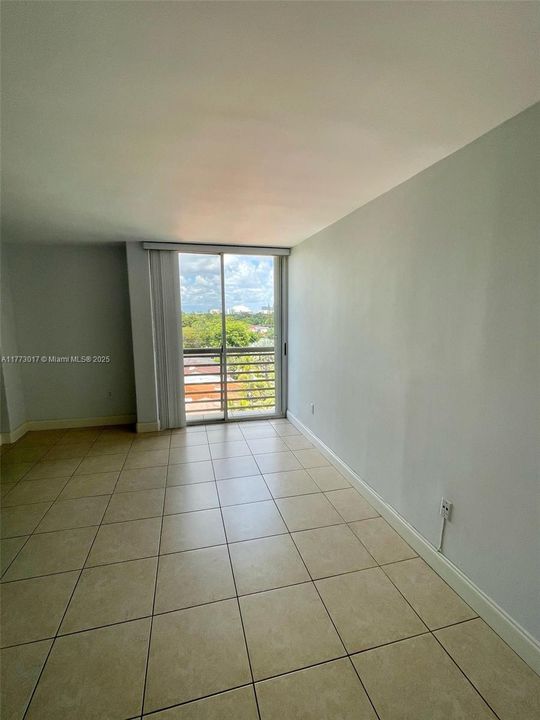 Недавно продано: $385,000 (1 спален, 1 ванн, 857 Квадратных фут)