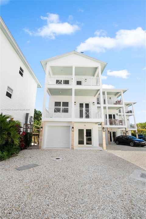 最近售出: $1,499,000 (3 贝兹, 3 浴室, 1680 平方英尺)