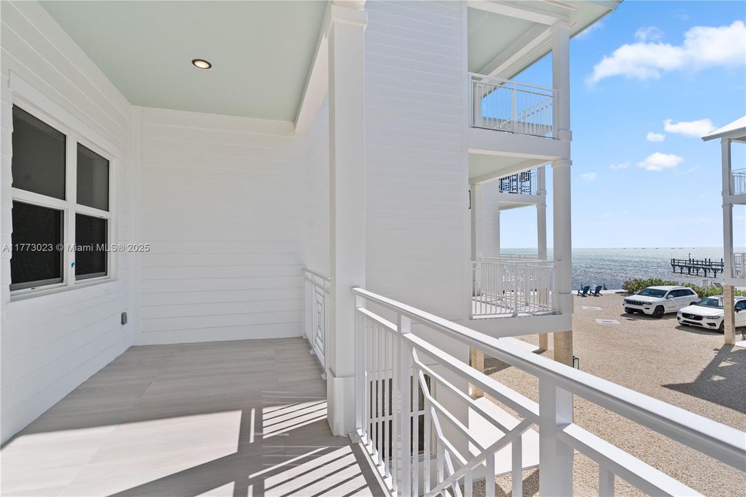 For Sale: $1,499,000 (3 beds, 3 baths, 1680 Square Feet)