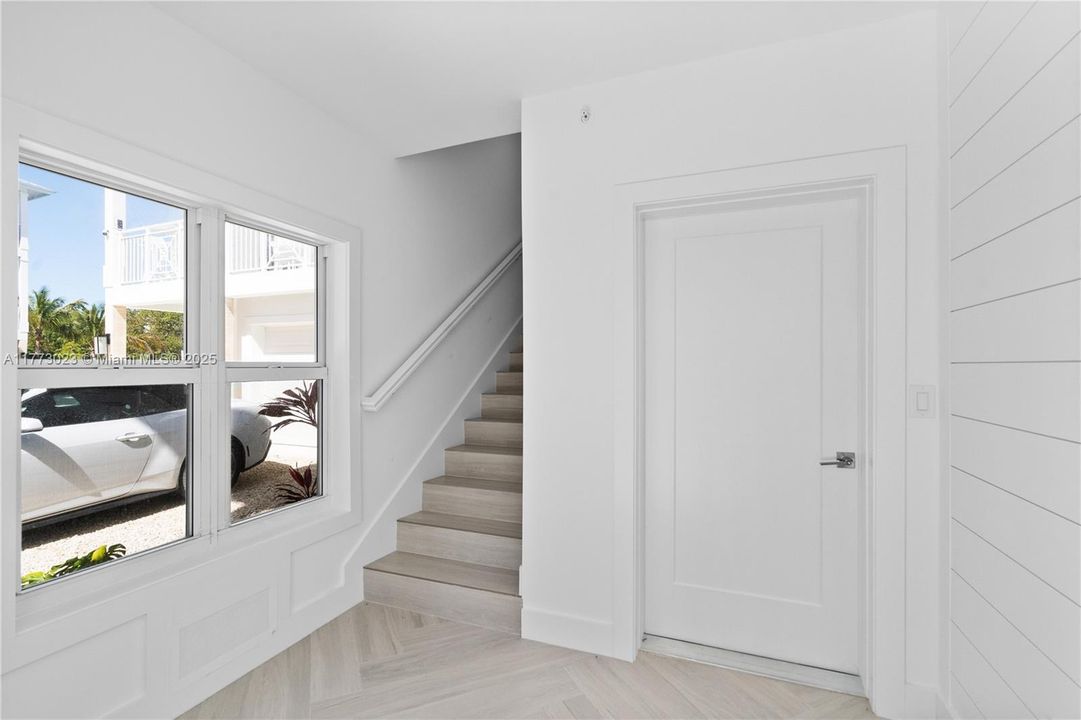 For Sale: $1,499,000 (3 beds, 3 baths, 1680 Square Feet)