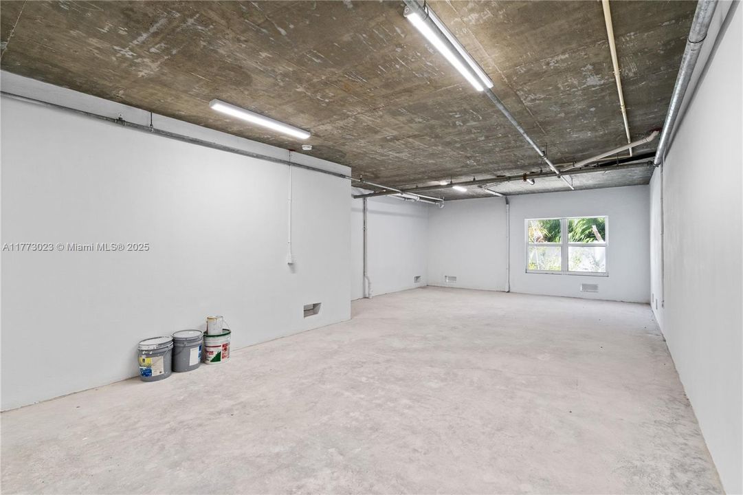 For Sale: $1,499,000 (3 beds, 3 baths, 1680 Square Feet)