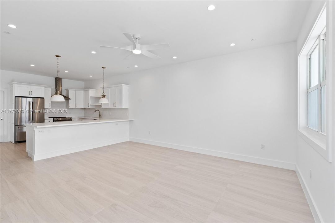 For Sale: $1,499,000 (3 beds, 3 baths, 1680 Square Feet)