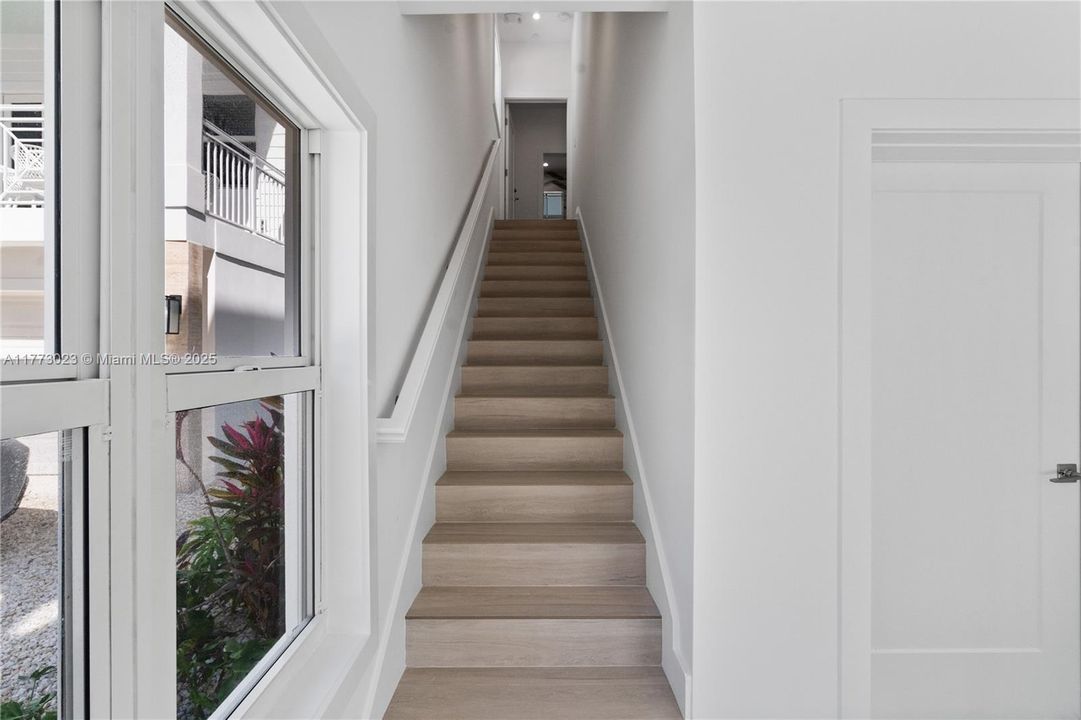 For Sale: $1,499,000 (3 beds, 3 baths, 1680 Square Feet)