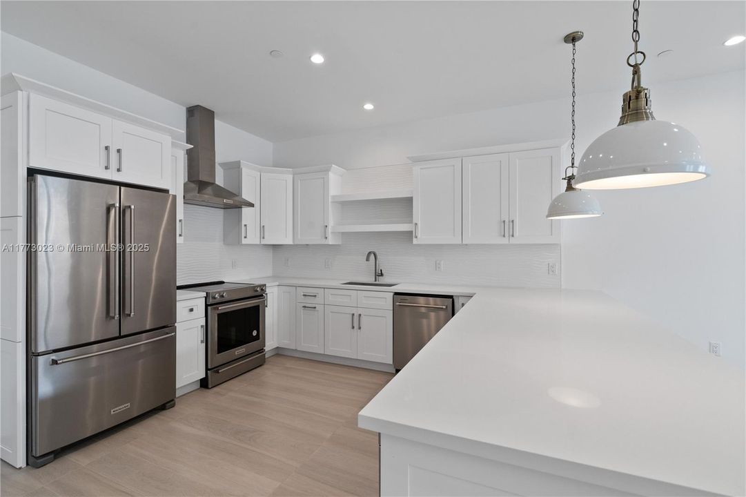 For Sale: $1,499,000 (3 beds, 3 baths, 1680 Square Feet)