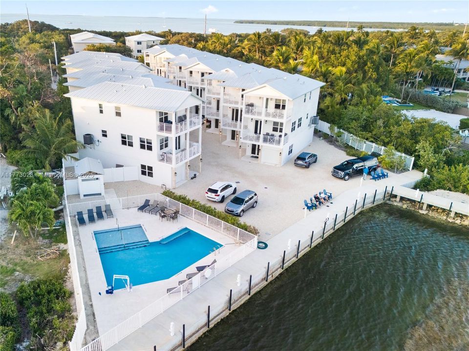 For Sale: $1,499,000 (3 beds, 3 baths, 1680 Square Feet)