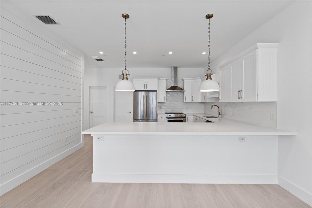 For Sale: $1,499,000 (3 beds, 3 baths, 1680 Square Feet)