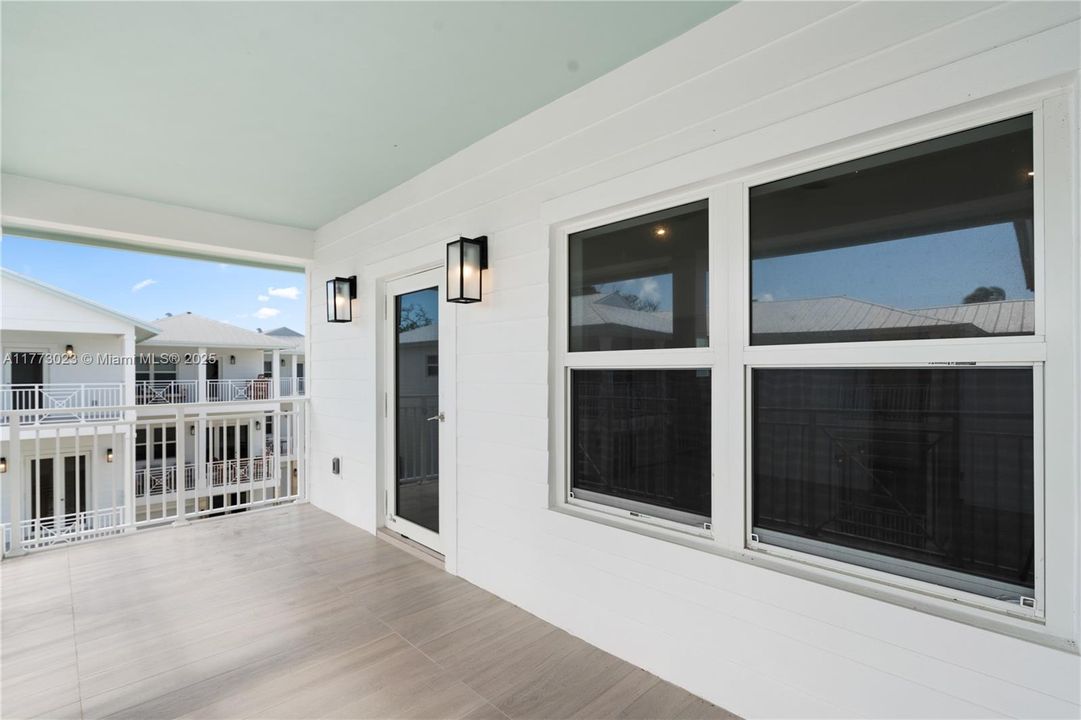 For Sale: $1,499,000 (3 beds, 3 baths, 1680 Square Feet)