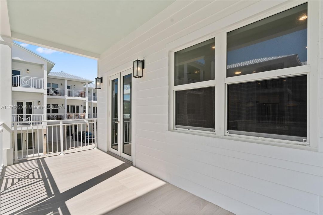 For Sale: $1,499,000 (3 beds, 3 baths, 1680 Square Feet)