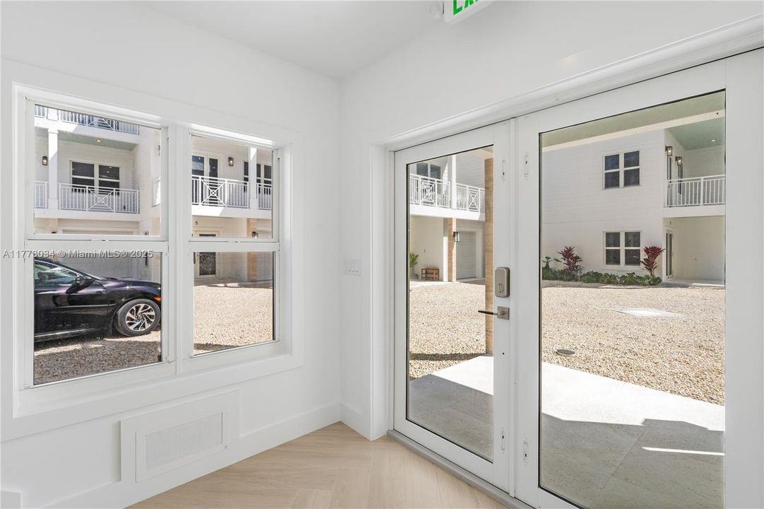 待售: $1,599,000 (3 贝兹, 3 浴室, 1680 平方英尺)