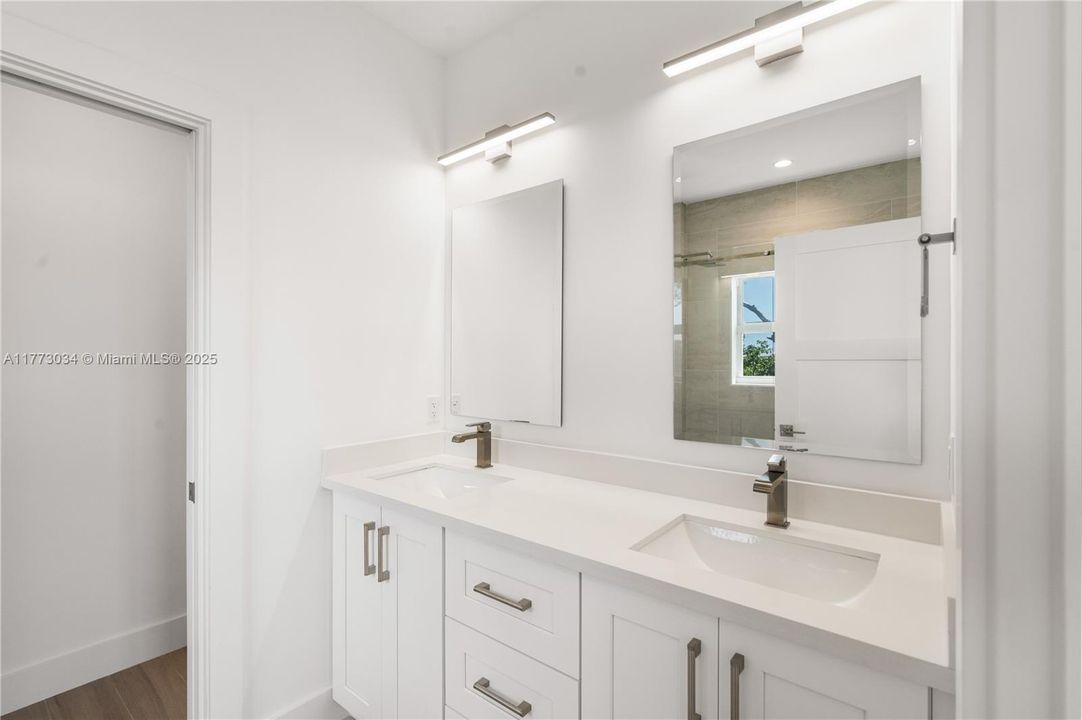 待售: $1,599,000 (3 贝兹, 3 浴室, 1680 平方英尺)