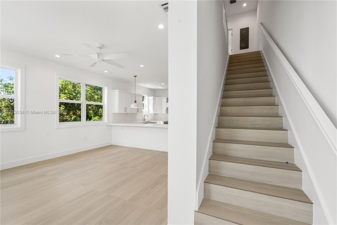 待售: $1,599,000 (3 贝兹, 3 浴室, 1680 平方英尺)