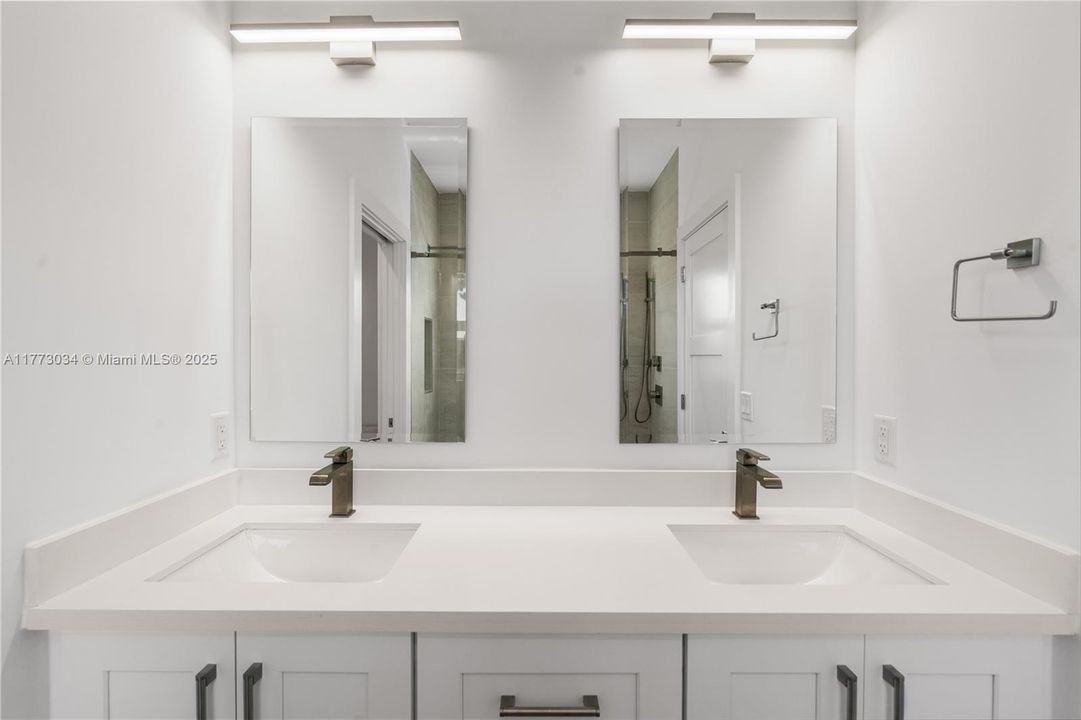 待售: $1,599,000 (3 贝兹, 3 浴室, 1680 平方英尺)