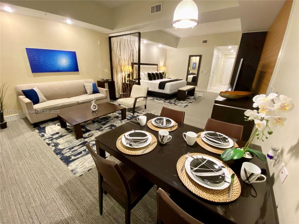 合同活跃: $135,000 (1 贝兹, 1 浴室, 705 平方英尺)