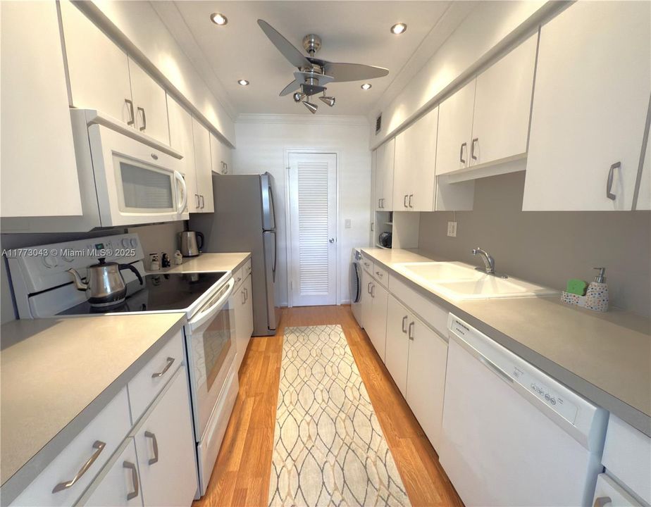 En Venta: $420,000 (2 camas, 2 baños, 1079 Pies cuadrados)