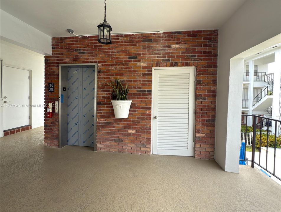 En Venta: $420,000 (2 camas, 2 baños, 1079 Pies cuadrados)