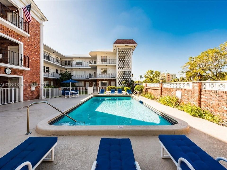 En Venta: $420,000 (2 camas, 2 baños, 1079 Pies cuadrados)