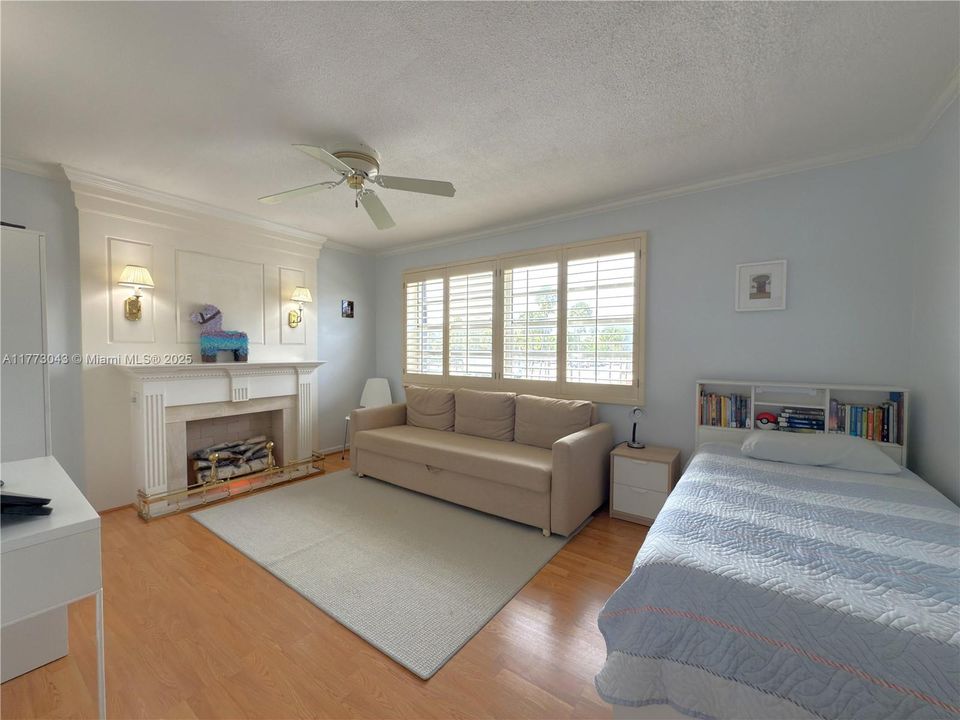 En Venta: $420,000 (2 camas, 2 baños, 1079 Pies cuadrados)