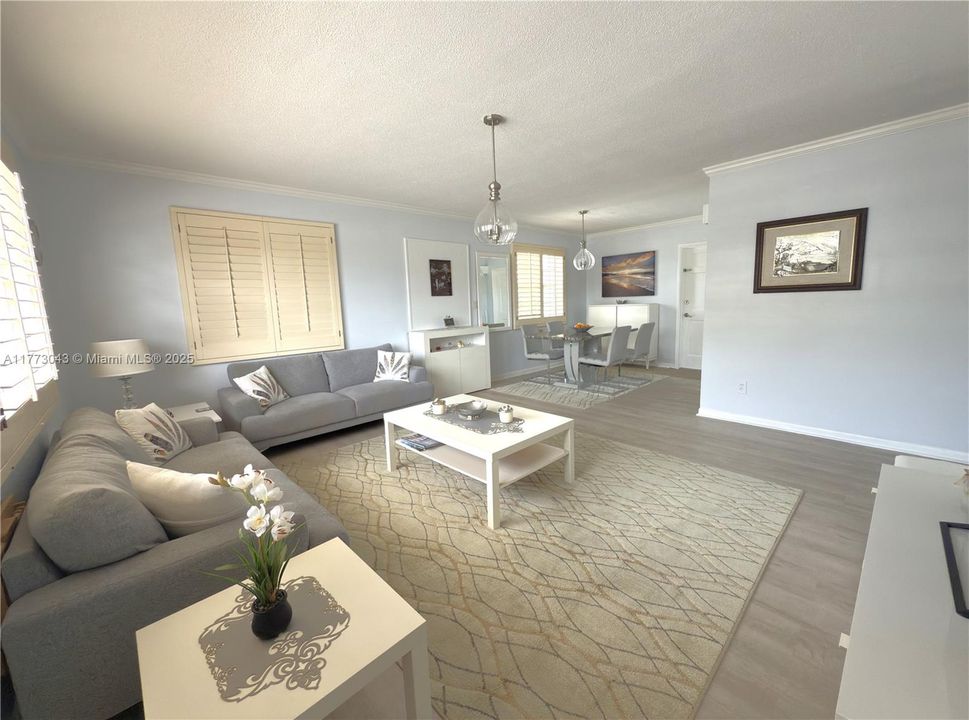 En Venta: $420,000 (2 camas, 2 baños, 1079 Pies cuadrados)