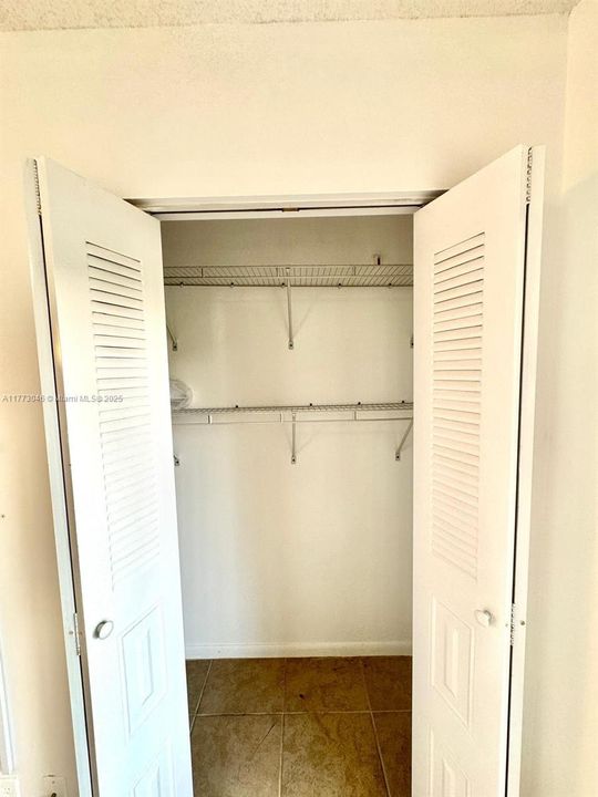 Vendido Recientemente: $114,900 (1 camas, 1 baños, 811 Pies cuadrados)