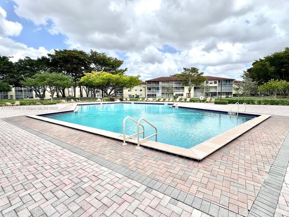 Vendido Recientemente: $114,900 (1 camas, 1 baños, 811 Pies cuadrados)