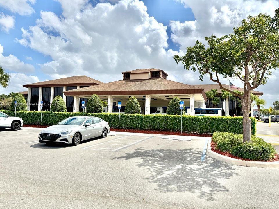 Vendido Recientemente: $114,900 (1 camas, 1 baños, 811 Pies cuadrados)