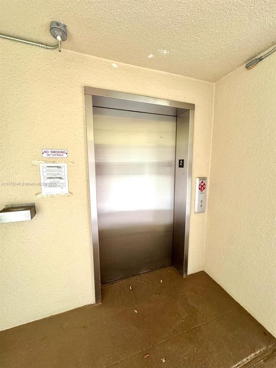 Vendido Recientemente: $114,900 (1 camas, 1 baños, 811 Pies cuadrados)