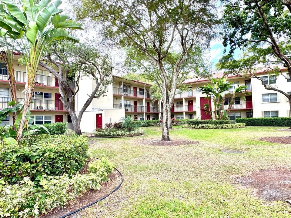 Vendido Recientemente: $114,900 (1 camas, 1 baños, 811 Pies cuadrados)