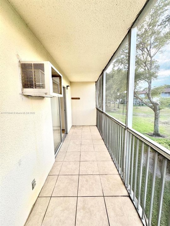 Vendido Recientemente: $114,900 (1 camas, 1 baños, 811 Pies cuadrados)